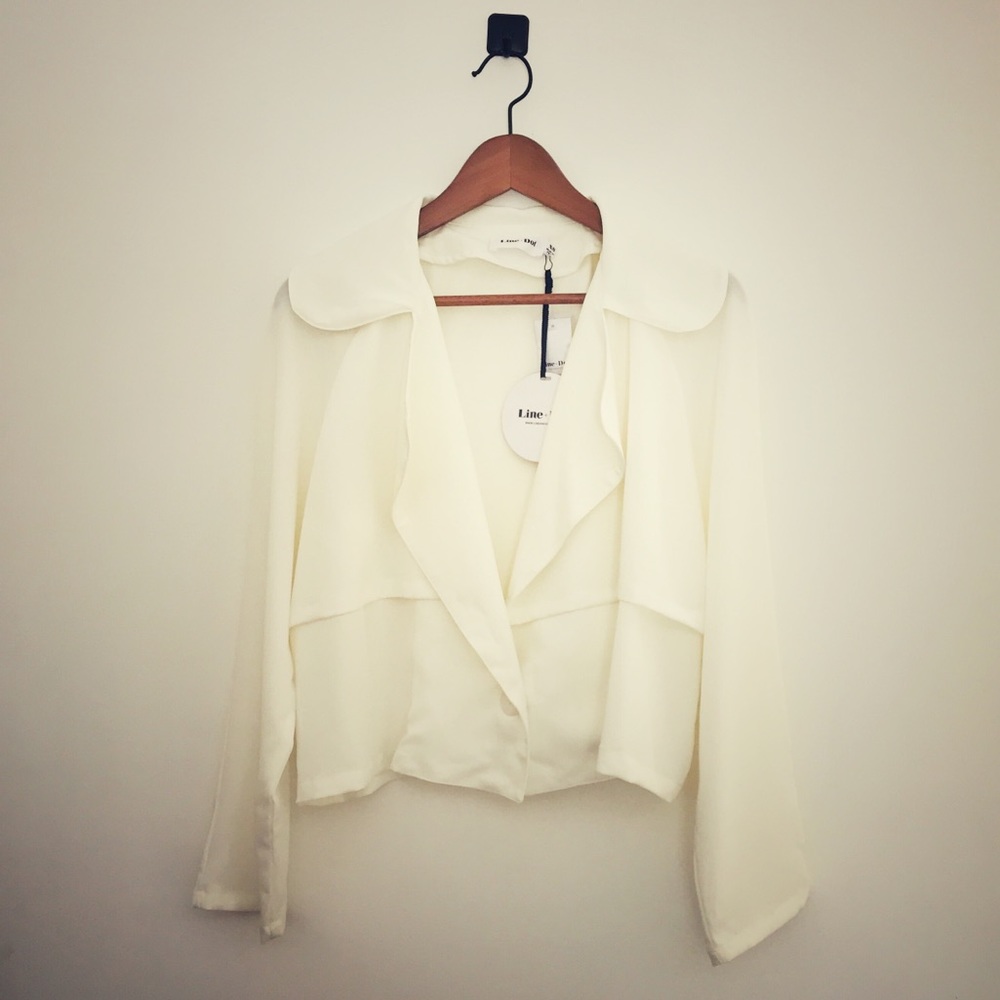 Long Sleeved white coat